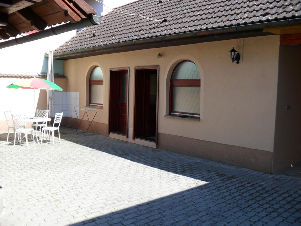 Oázis Apartman Harkány Exterior foto